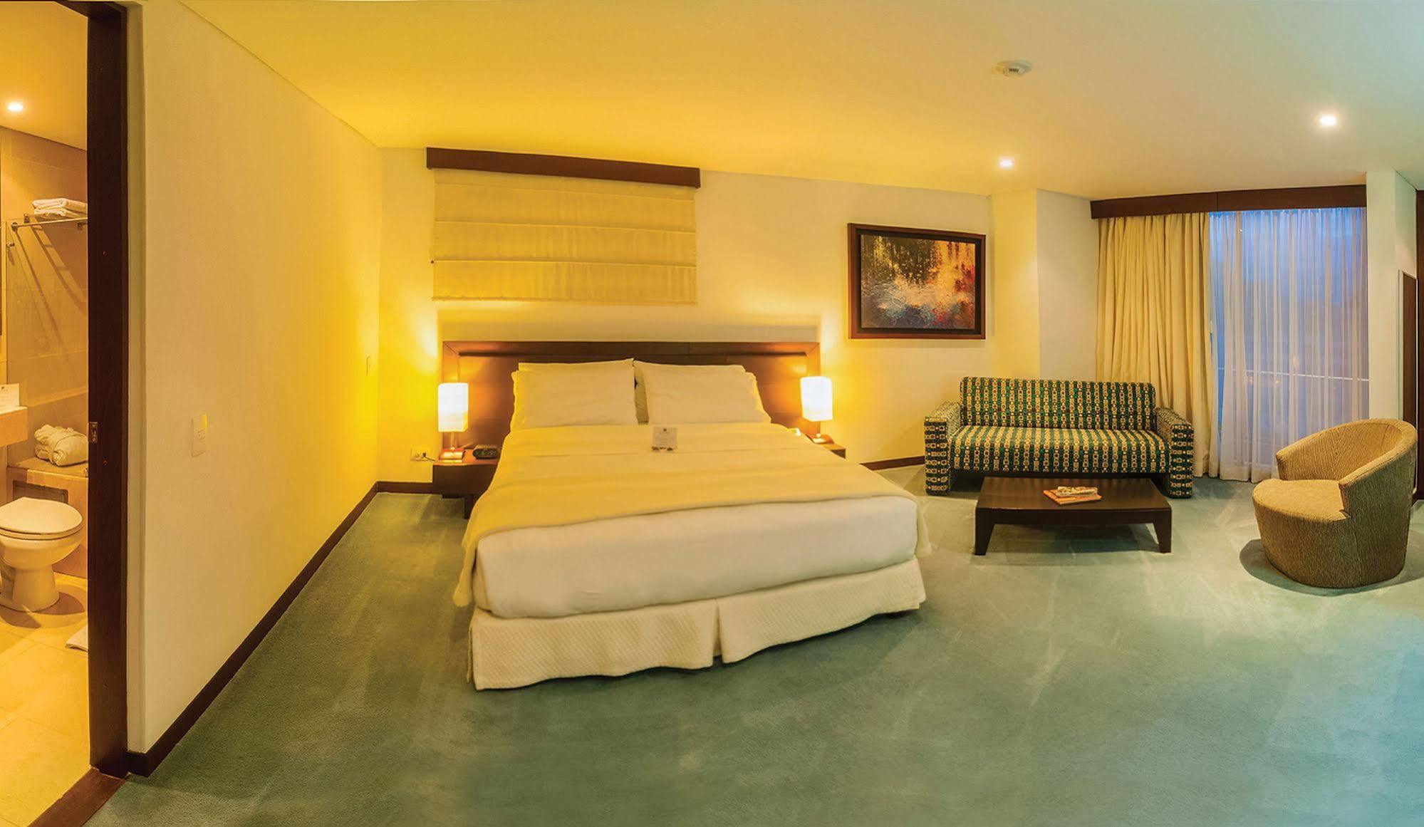 Blue Suites Hotel โบโกตา ภายนอก รูปภาพ